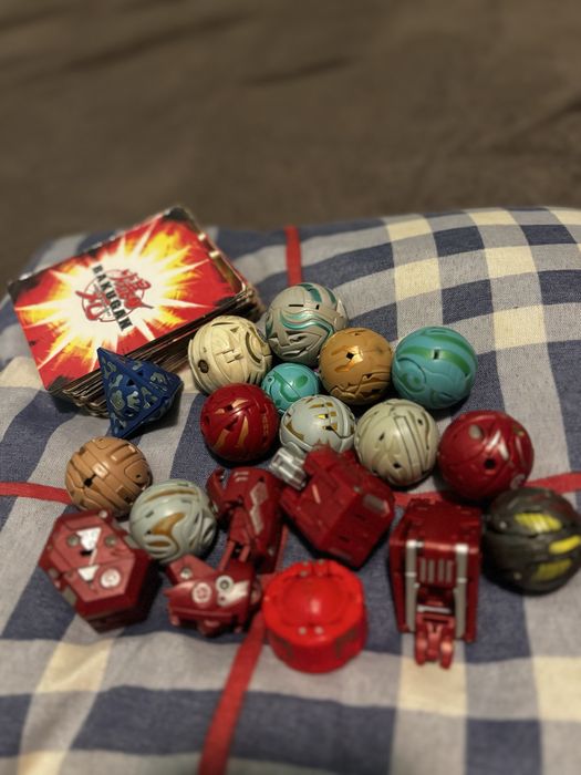 Colectie de bakugani