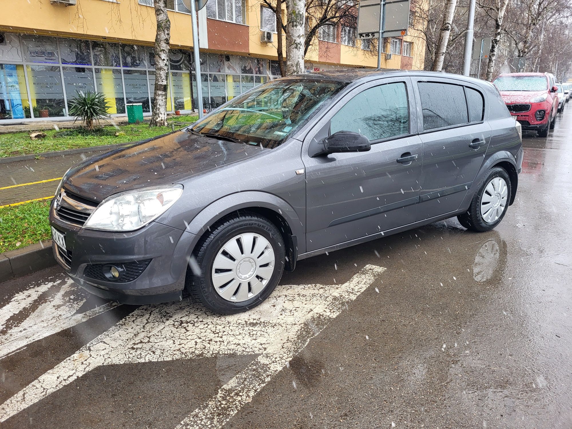 Продавам Opel Astra1. 4