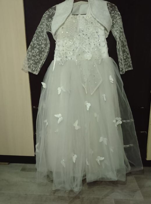 Платья продам  новая