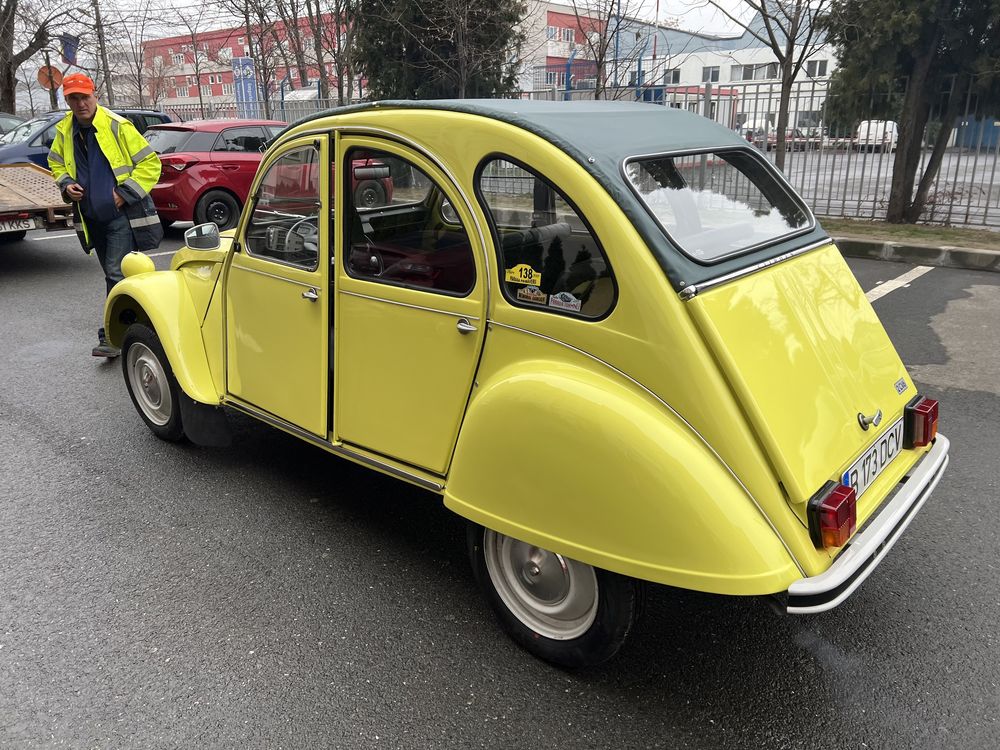 Inchiriez Citroen 2CV clasic, retro