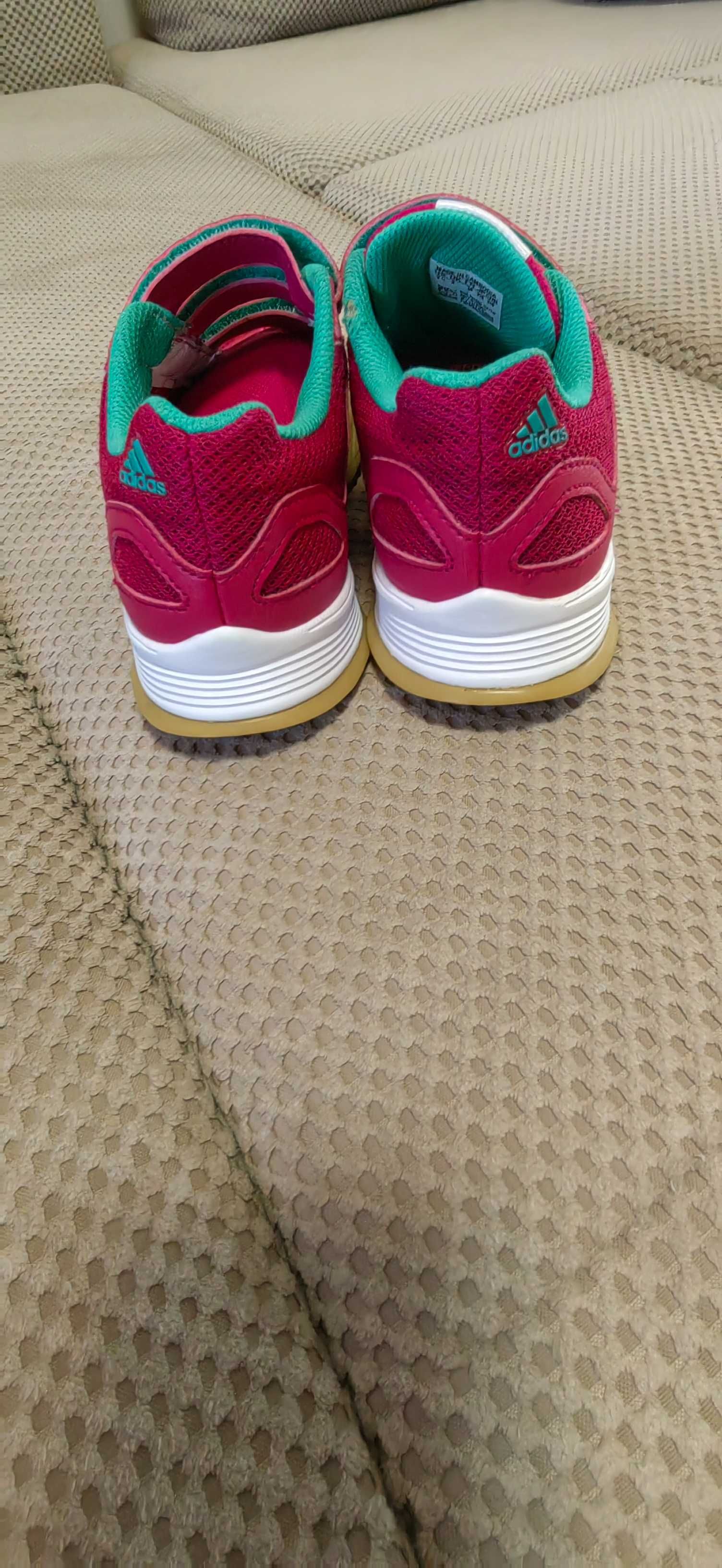 Маратонки Adidas 34
