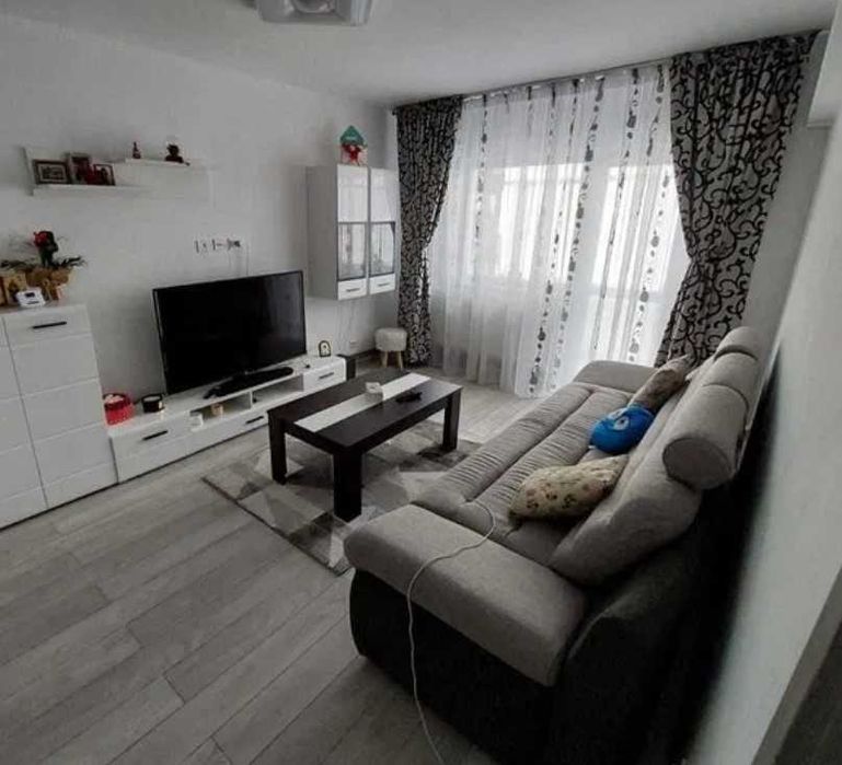 Дава се под наем Тристаен апартамент в Пловдив, Коматево - 90 кв.м за 285.6 € - Снимка #2