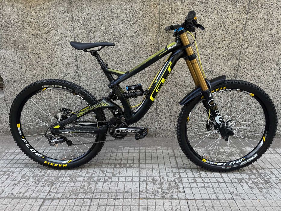 GT Fury World Cup 27.5" Downhill/Full Shimano Saint/FOX 40 RC2 Kashima