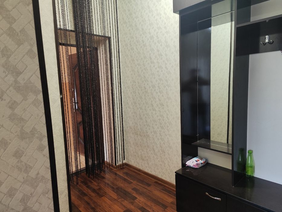 Квартира шароити билан сотилади арендагахам берилади