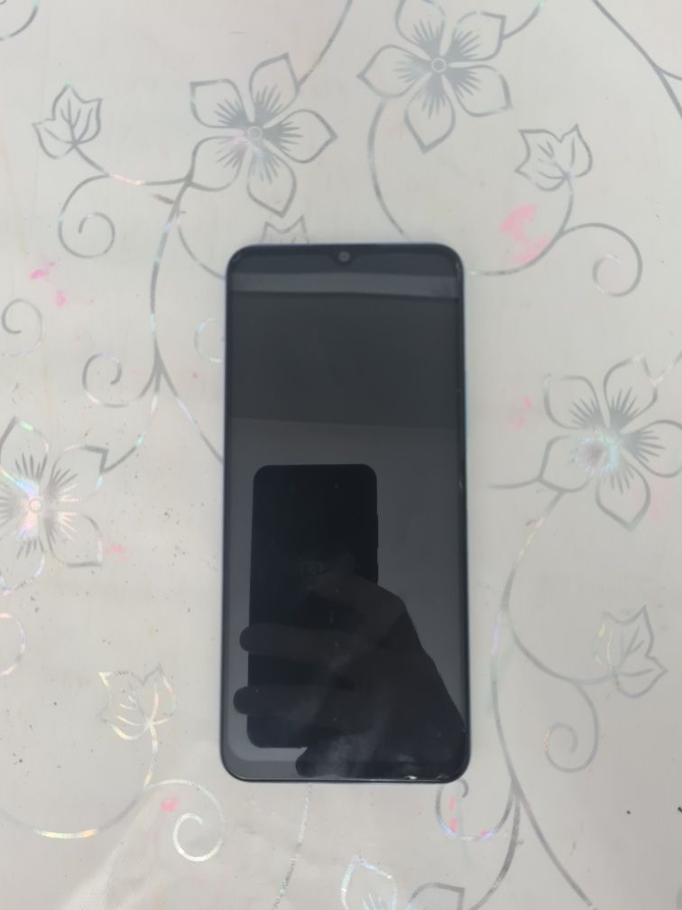 Vivo y31 почти новый.