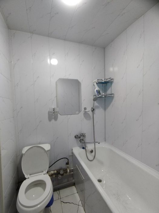 Продажа 1 хона 4 етаж 4 етажл 
Кора камиш 1/3
Бакон 2*6 кв 42