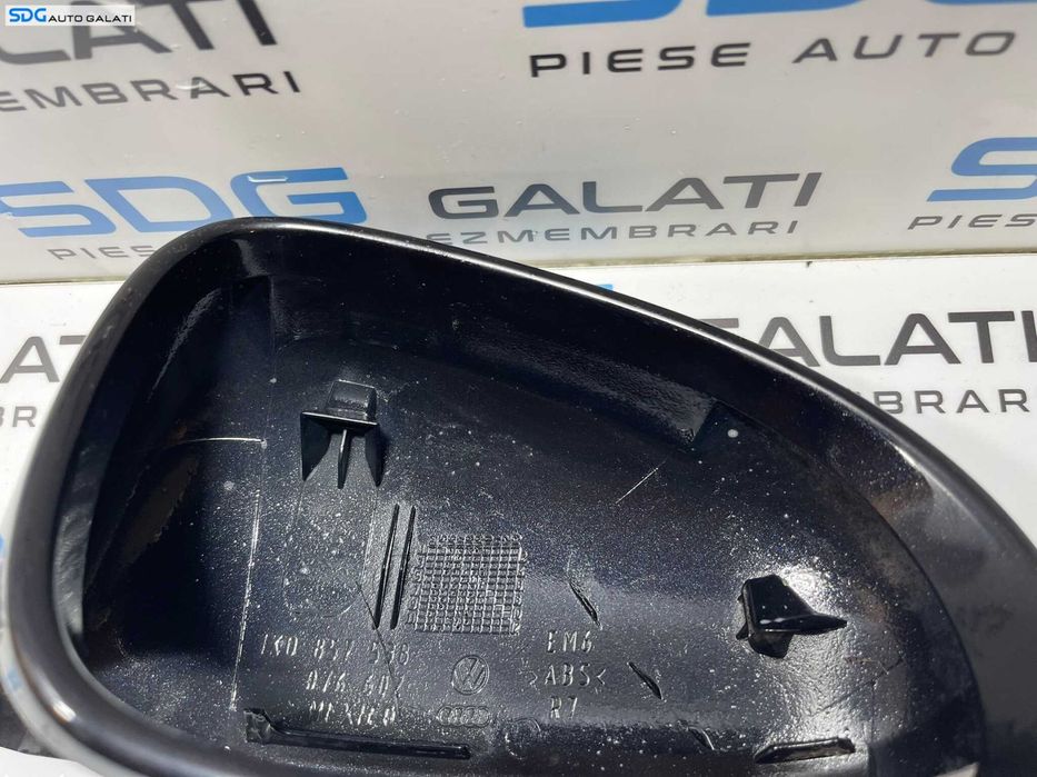 Capac Carcasa Oglinda Dreapta Culoare LC9X Volkswagen Golf 6 Break Combi 2008 - 2014 Cod 1K0857538