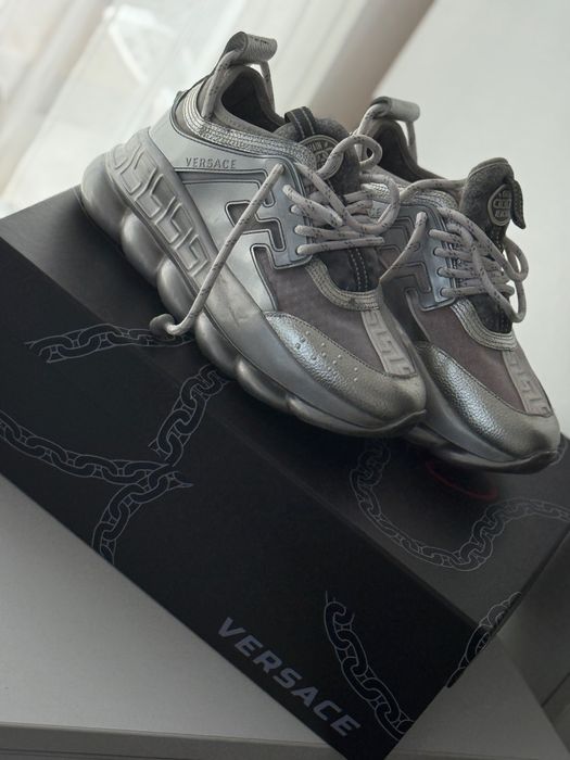 Vand Versace originali