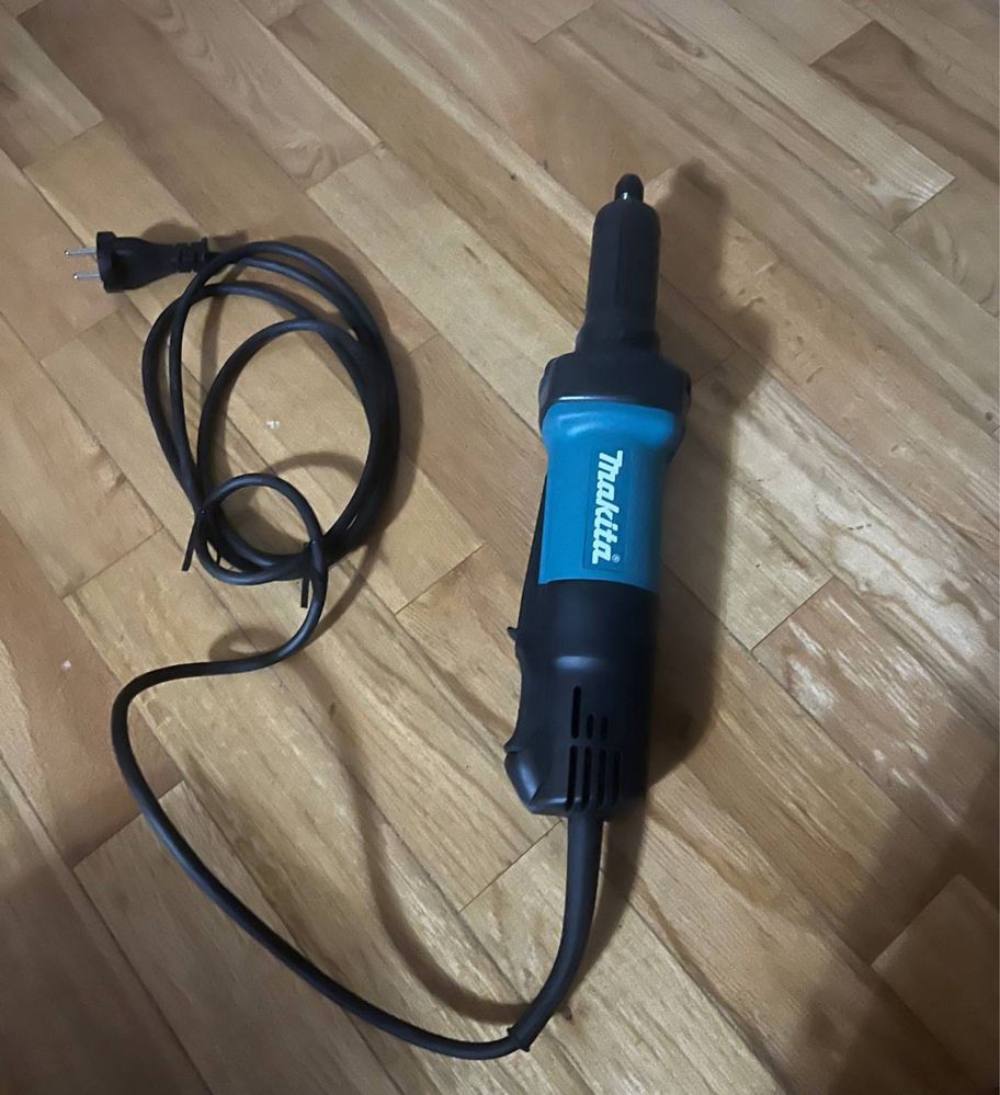 прямая шлифовальная машина Makita GD0600.