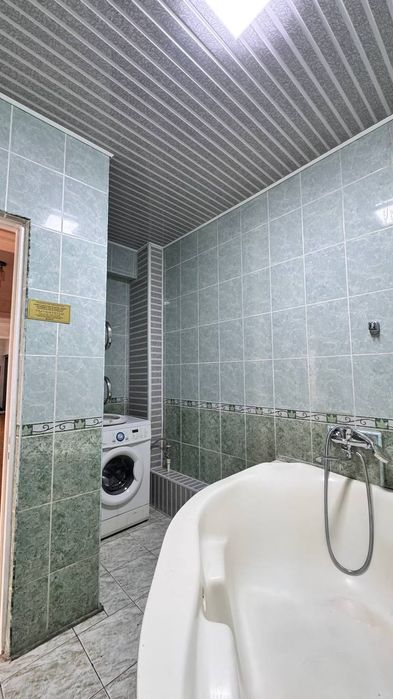 Чилонзор тум. "Ц" квартал. 4хона/8/9.  164м²