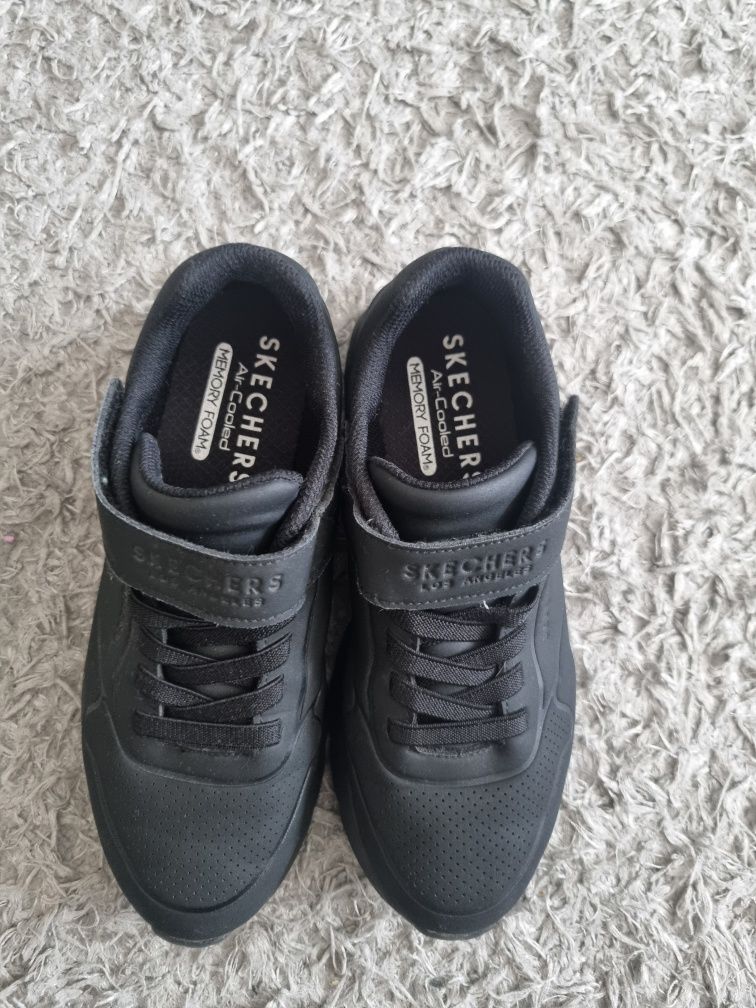 Adidași unisex Skechers