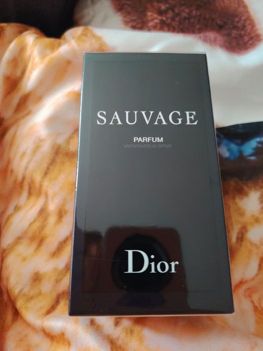 Продавам оригинален мъжки парфюмПратката се изпраща по екот или спиди.