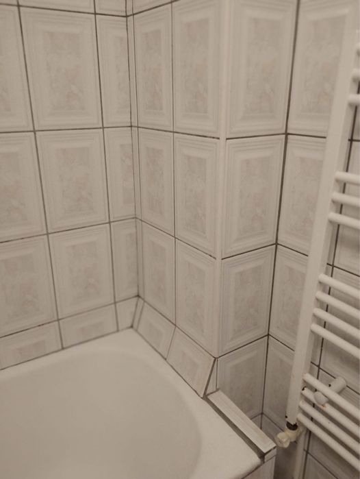 Inchiriez apartament