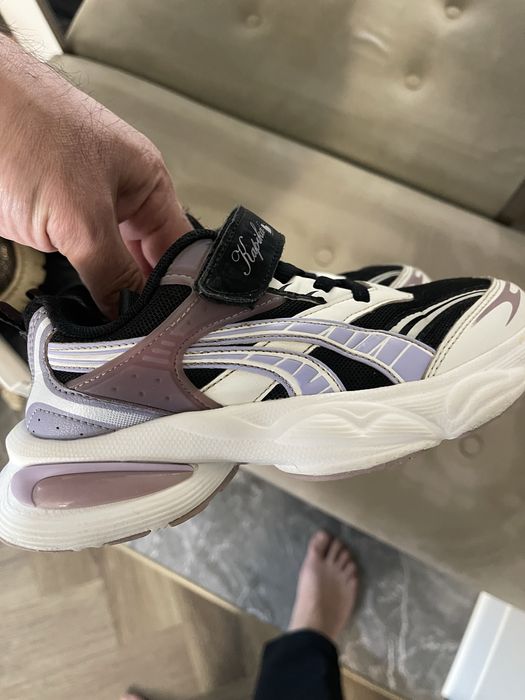 Детские кроссовки