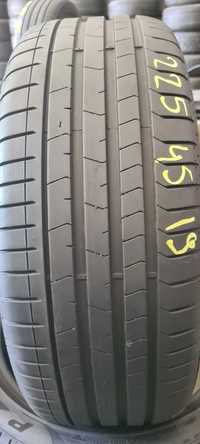 2 anvelope vara Pirelli 225/45/19 dot 2023 - runflat - 5,5 mm