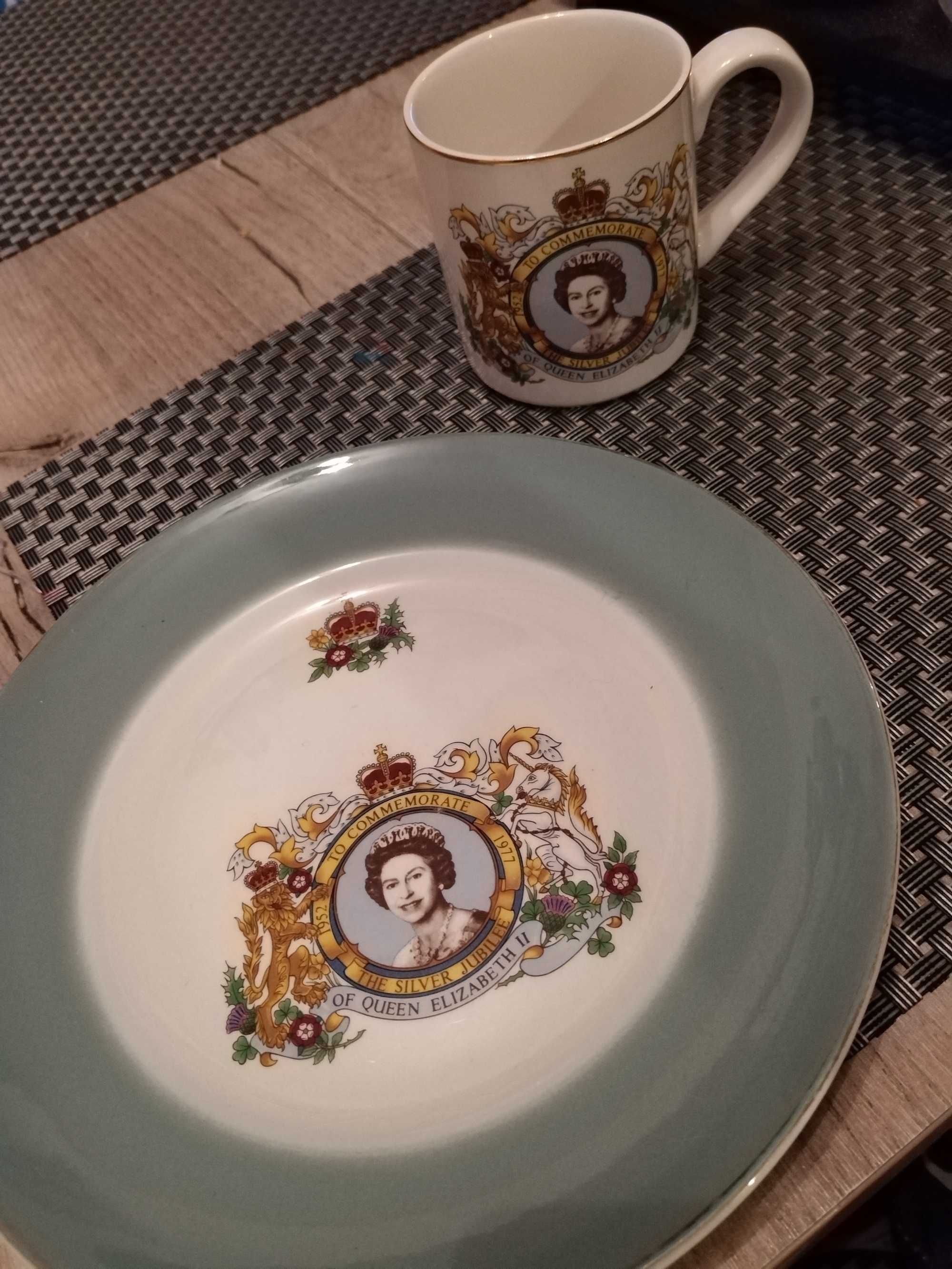 Комплект чаша и чиния Queen Elizabeth II