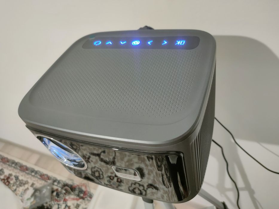 Проектор FINTEX X5 1920P Android 9.0 1200 Ansi 18000 Lumens