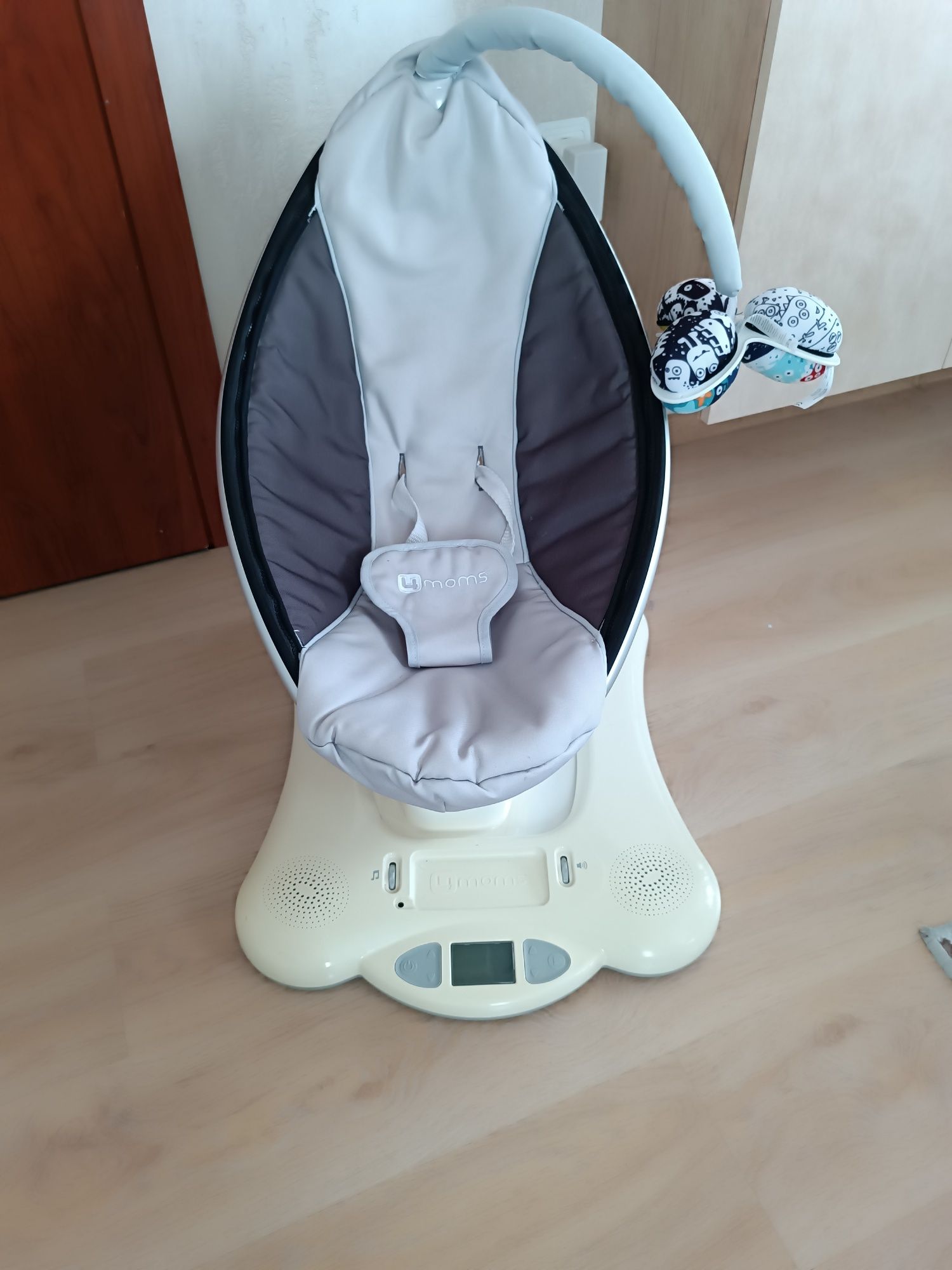 Електрическа бебешка люлка 4 Moms