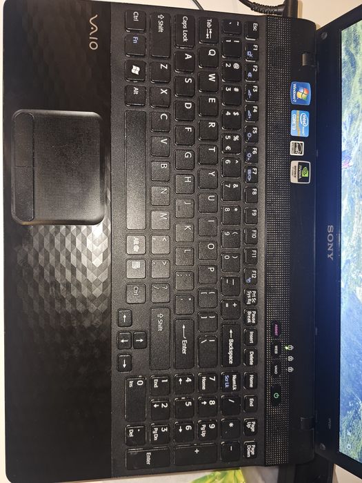Sony VAIO, model VPCEH1M1E, complet funcțional și gata de utilizare