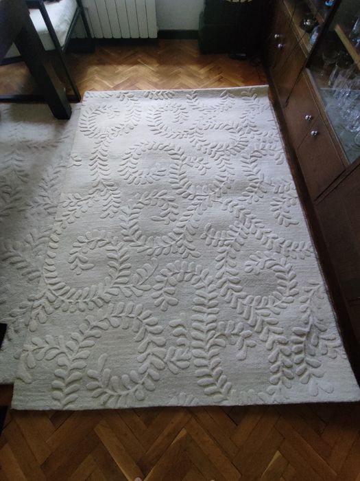 Нов вълнен килим 200х140см