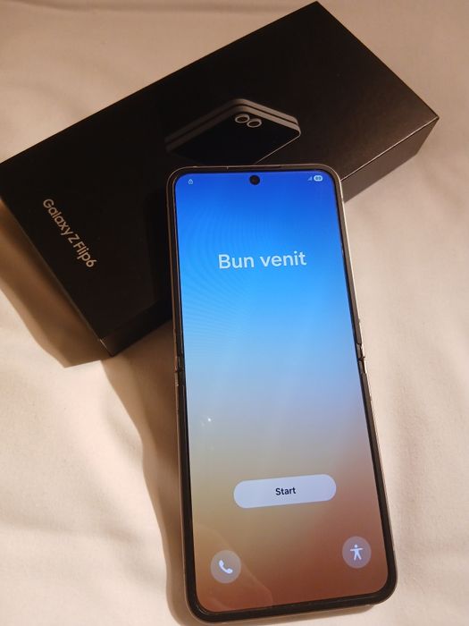 Samsung Galaxy Z Flip 6, 12GB RAM, 256GB, 5G, Silver Shadow