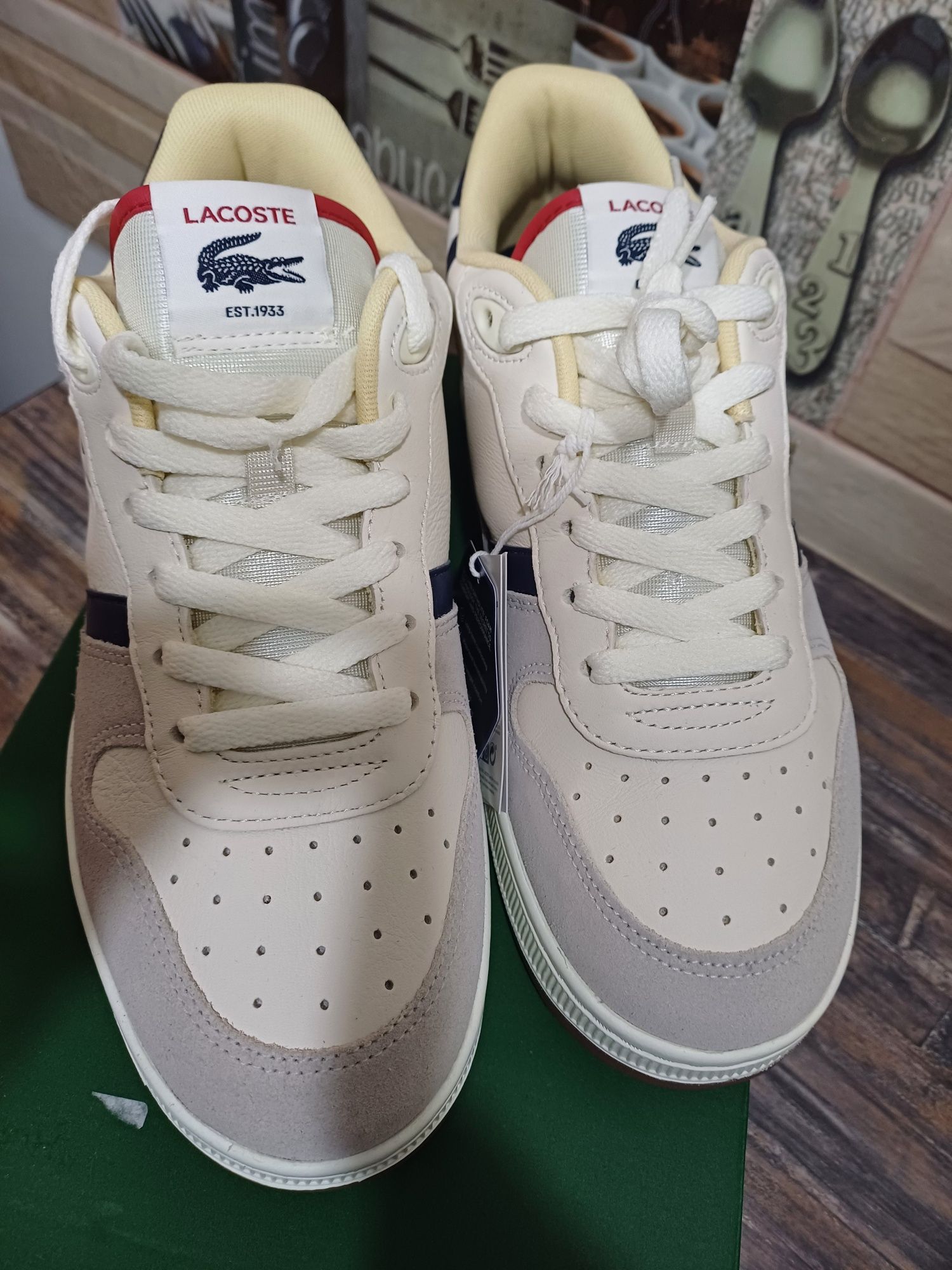 Adidași noi 41 lacoste piele