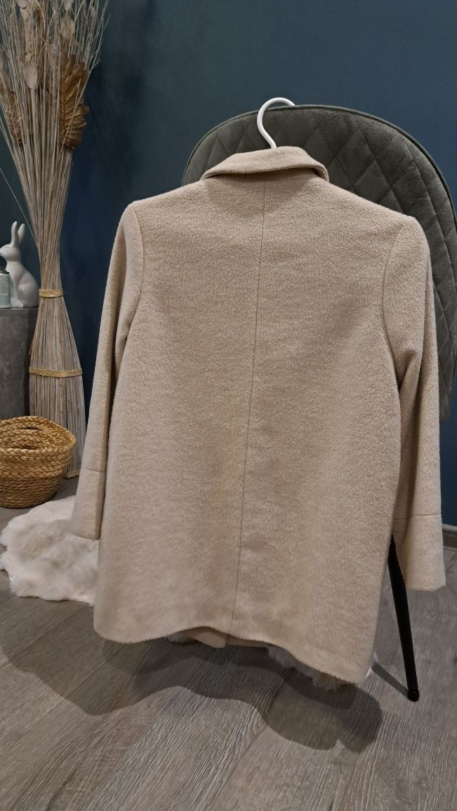 Продавам детско палто Zara