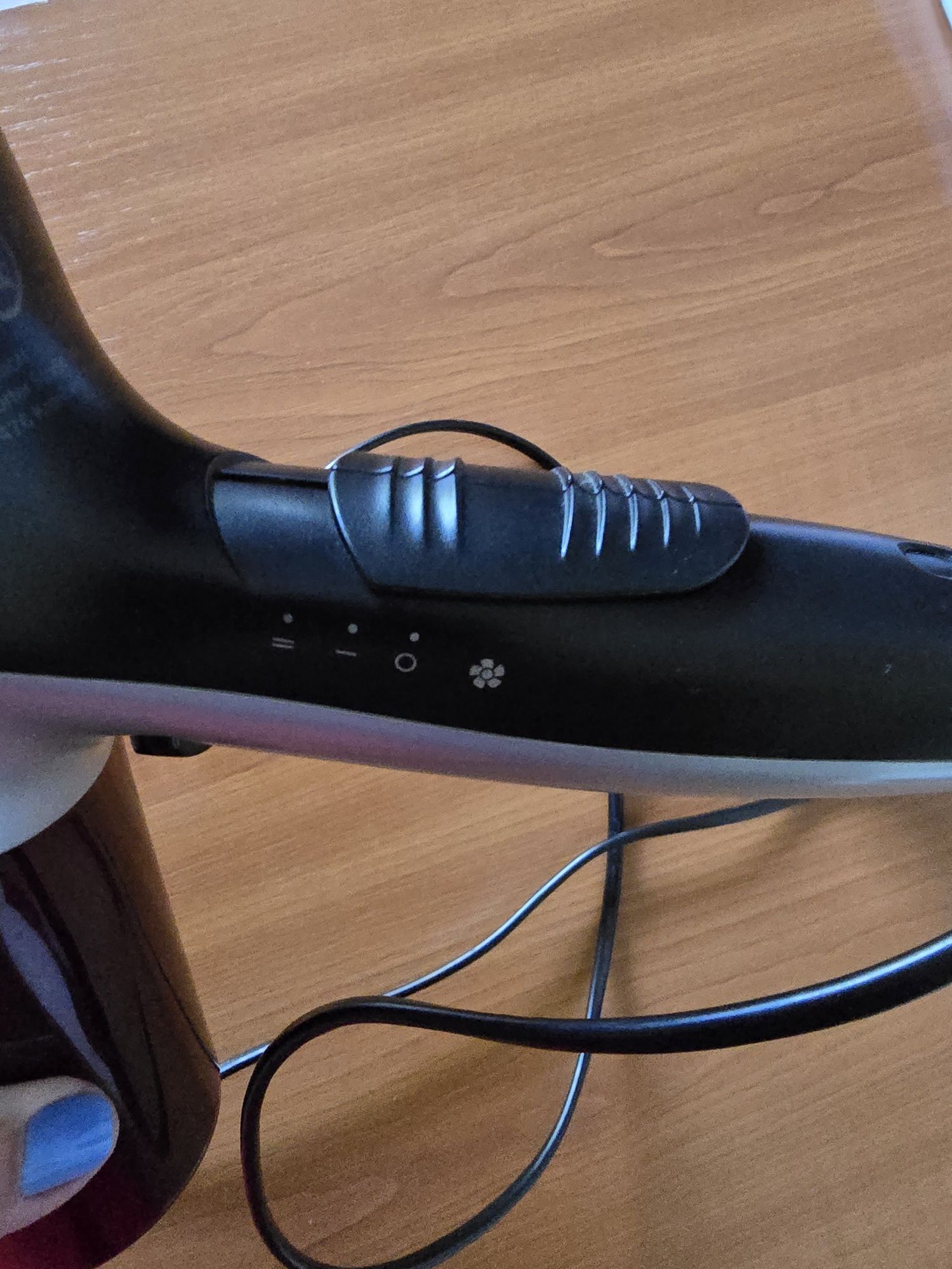 Vand uscator de par Braun