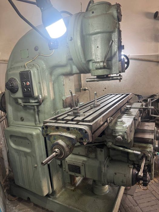 вертикально фрезерны станок