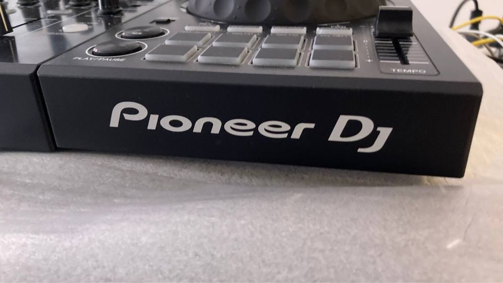 Pioneer DDJ400  контролер