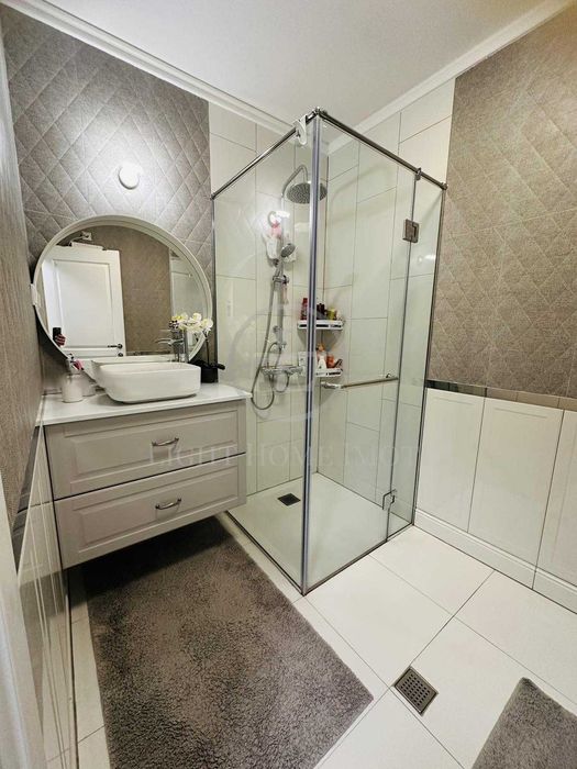 Продава се Тристаен апартамент в Пловдив, Кючук Париж - 130 кв.м за 1612 €/кв.м - Снимка #10