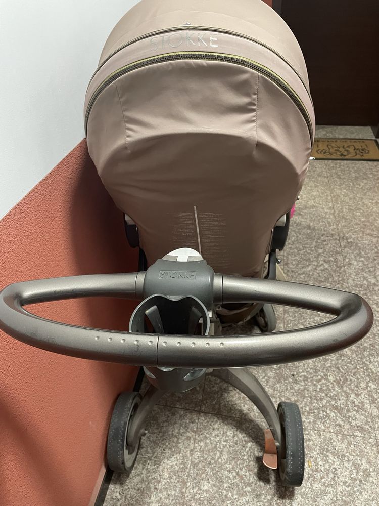 Детска количка Stokke V5+ подарък кошница за новородено