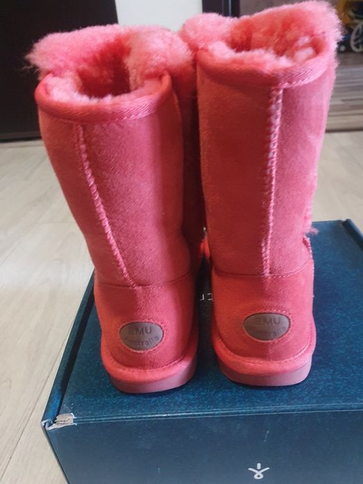 Ghete EMU Water Resistant măsura 39 din piele întoarsă