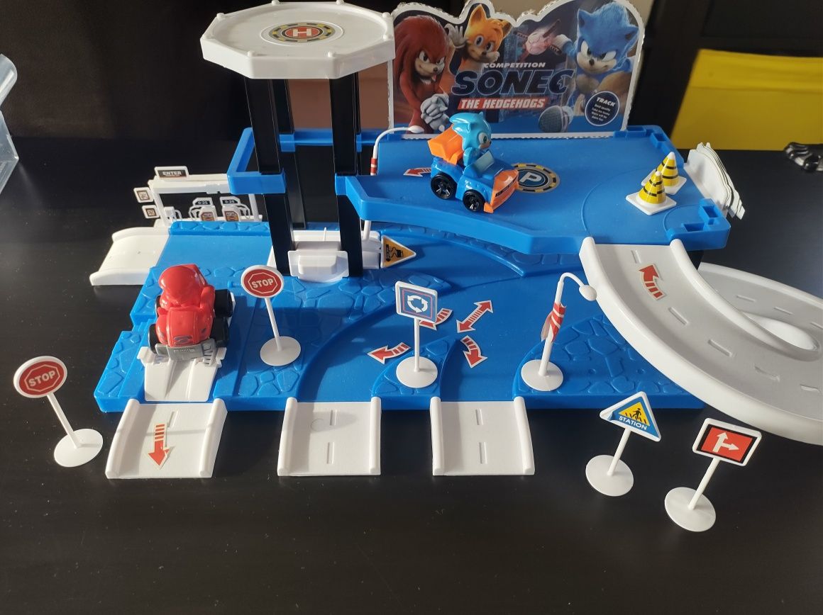 Sonic таралежът игра