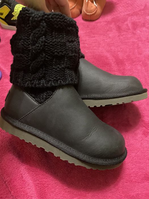Ботуши за момиче UGG, N30