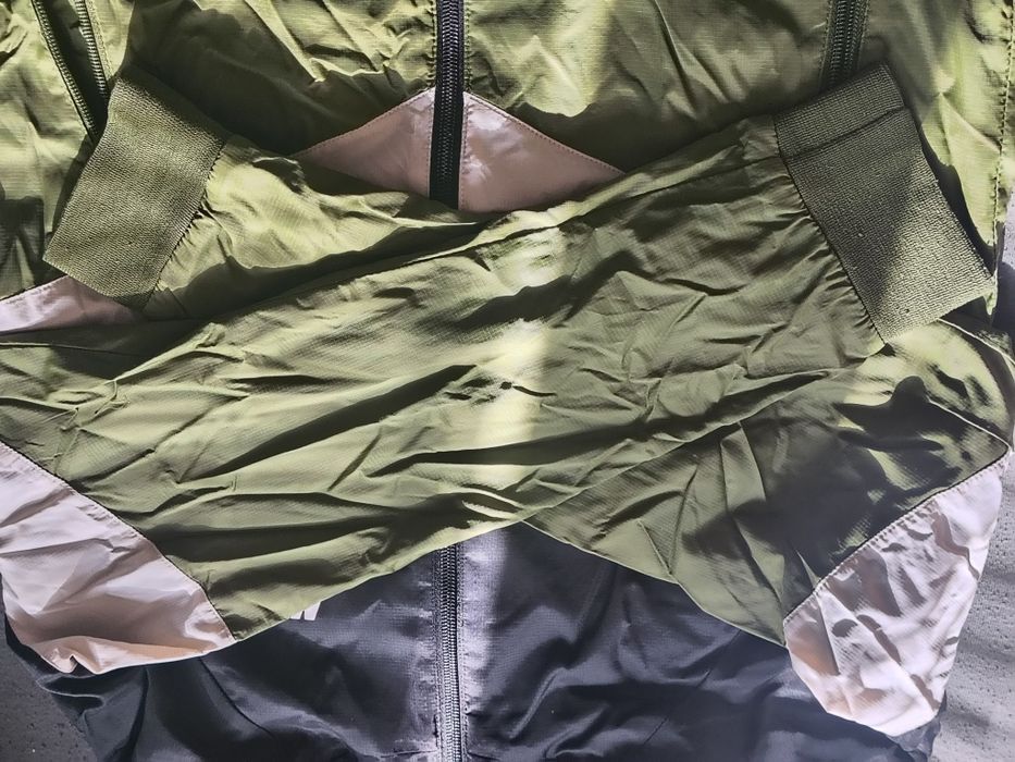 Преходно яке с качулка