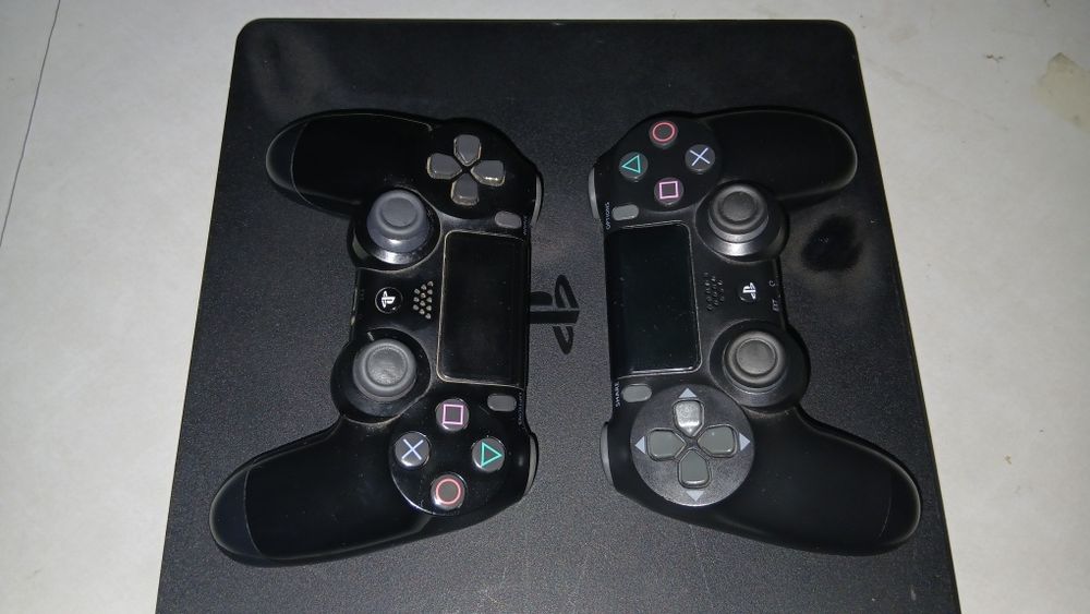 PlayStation 4 slim 500GB