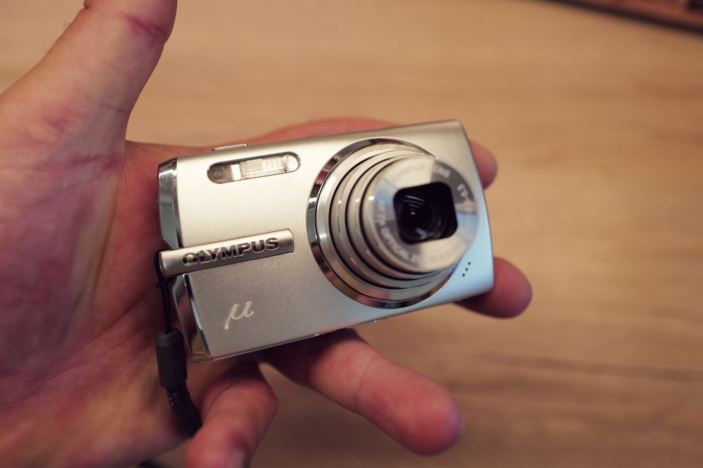Aparat foto Olympus MJU 1010 impecabil ca NOU incarcare USB card