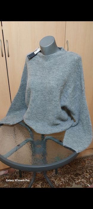 Нов пуловерJEAN PAUL. 33%kid Mohair. 33%вълна. размер XL.