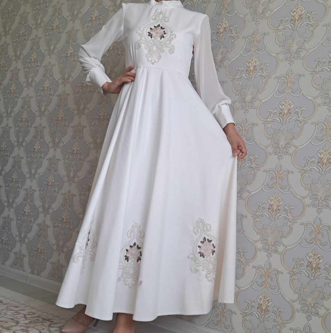 Белое платье на узату