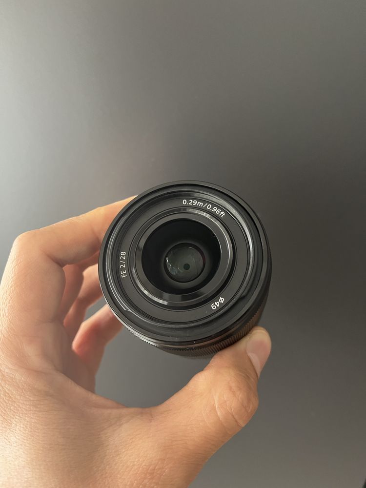 Обектив Sony FE 28mm f/2