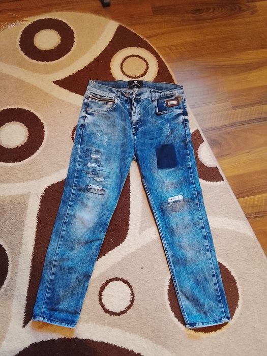 Vând blugi bărbați