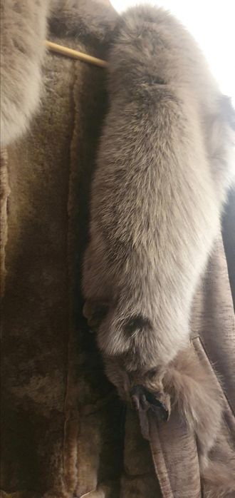 Vând haină de blană mărimea M/38/40