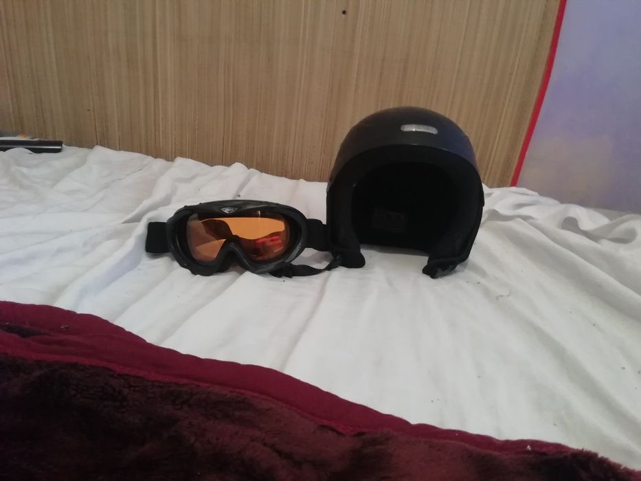 casca si ochelarii CARRERA