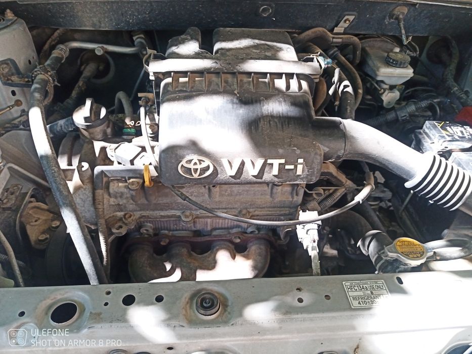 Тойота Ярис 2004г 1000кубика 68кс  бензин.