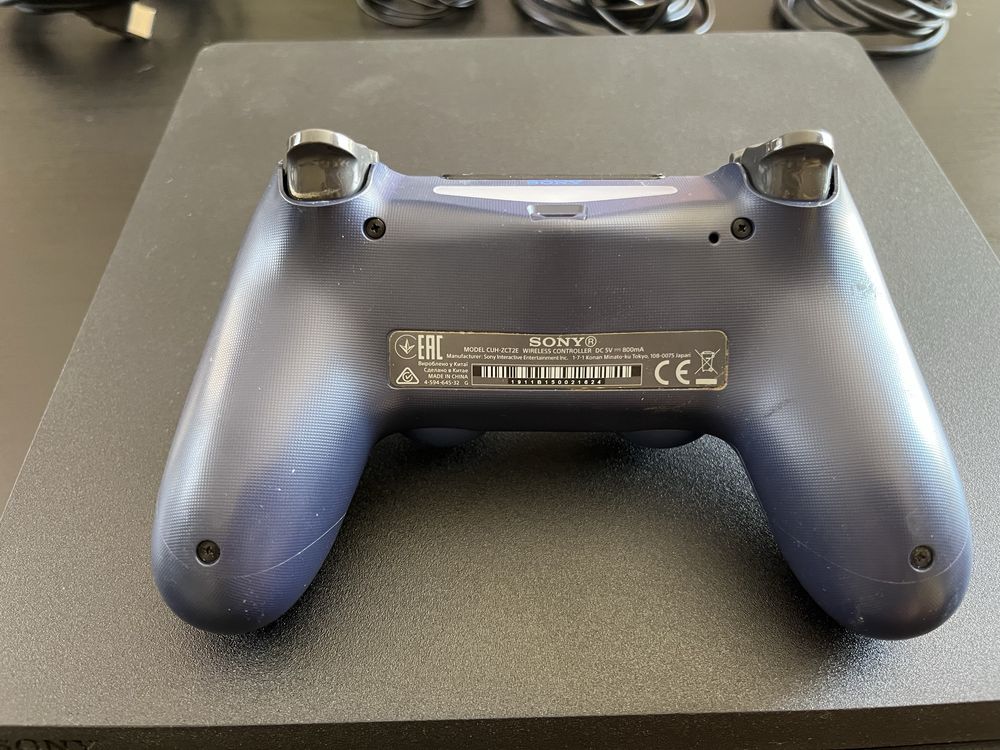 Playstation slim 4 (PS4) - 500 gb.