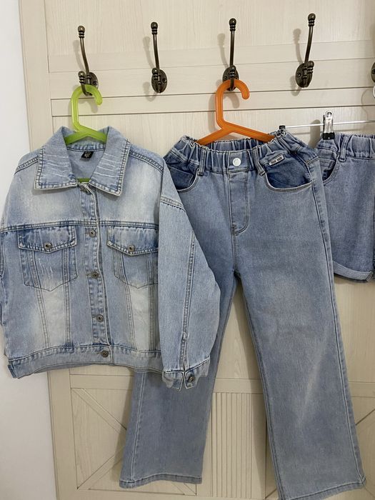 Джинсовая куртка, джинсы, шорты