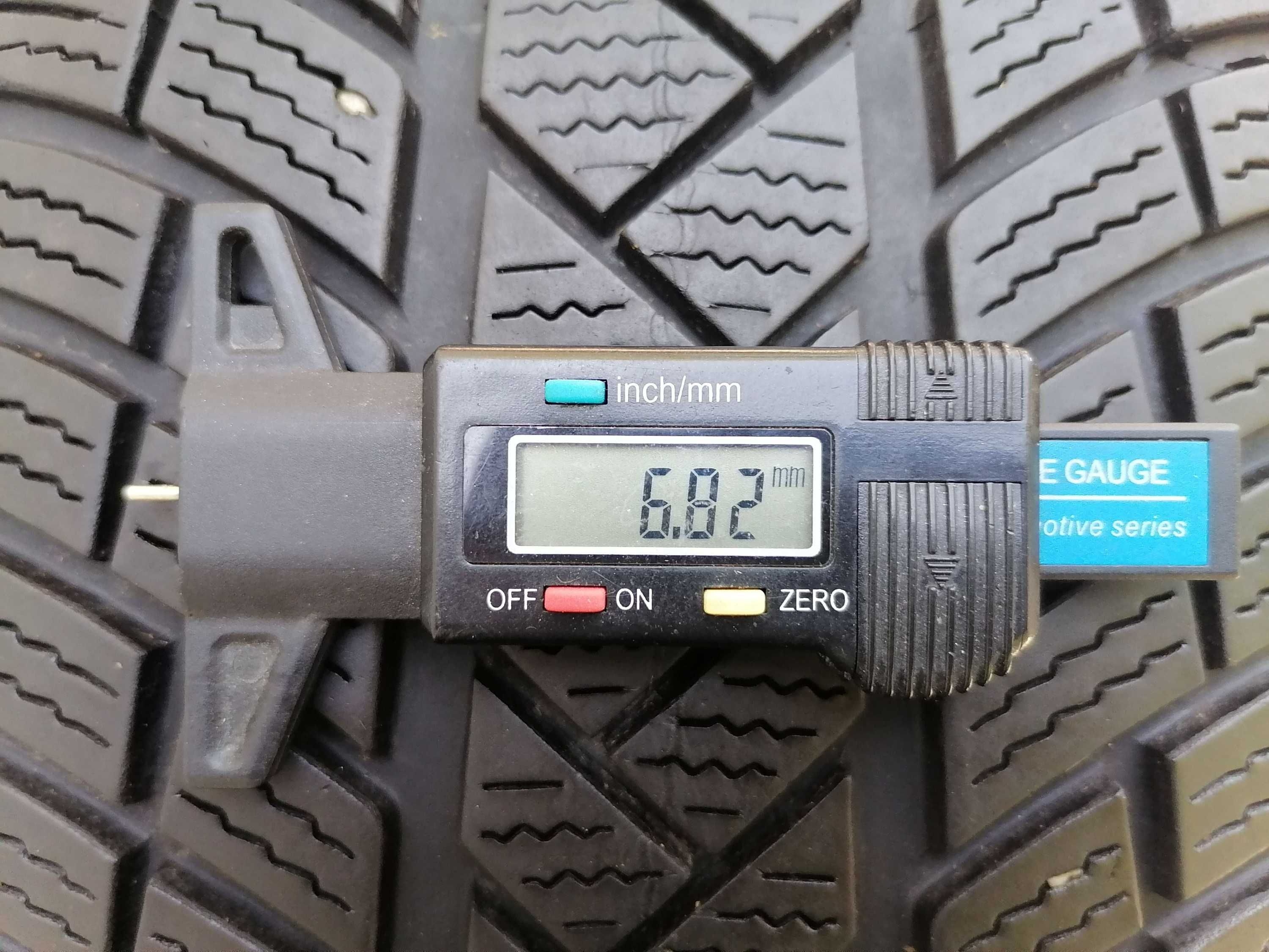 2 бр. Vredestein 225/60R17 DOT 3122