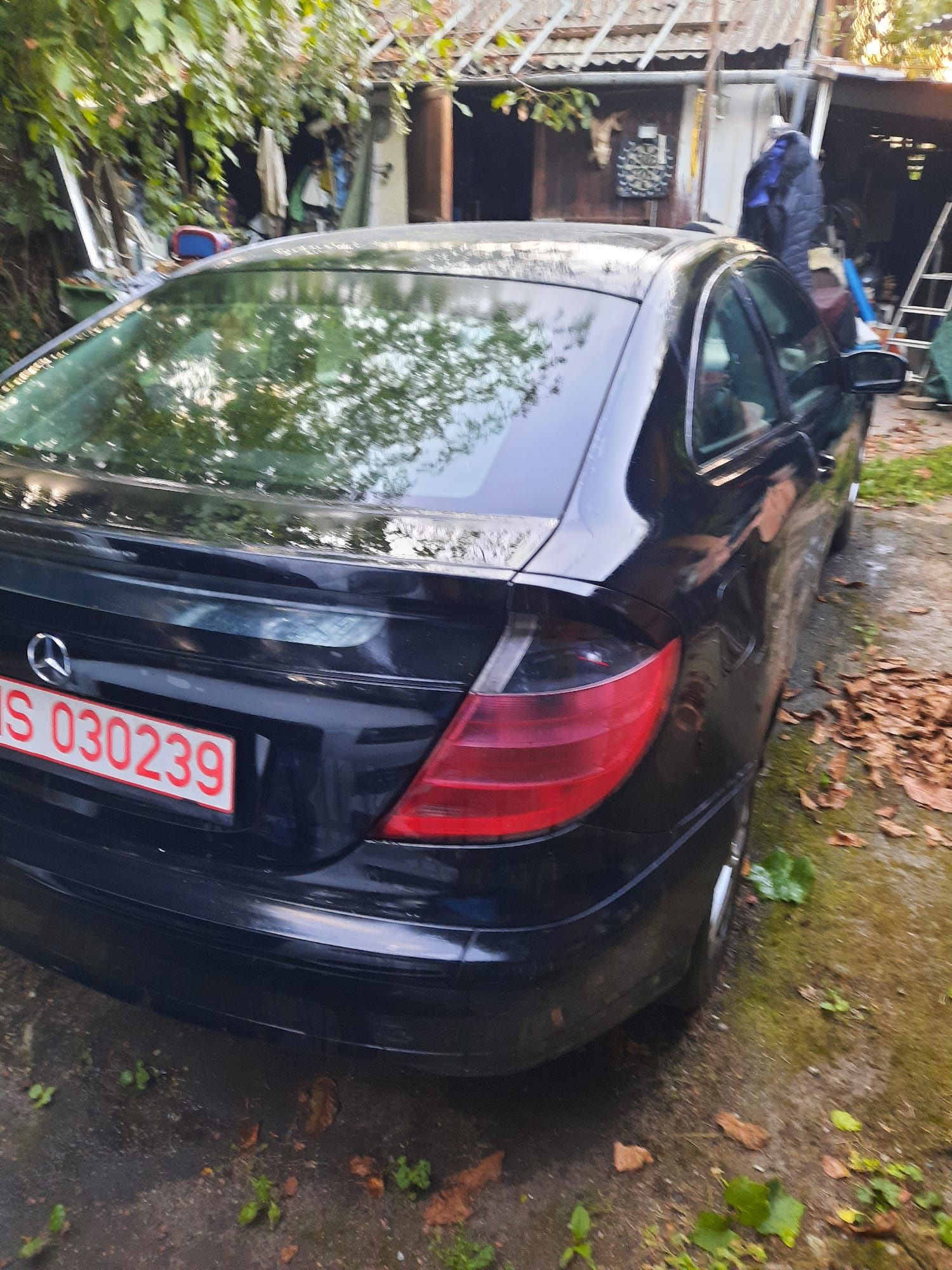 Vând Mercedes C-Class