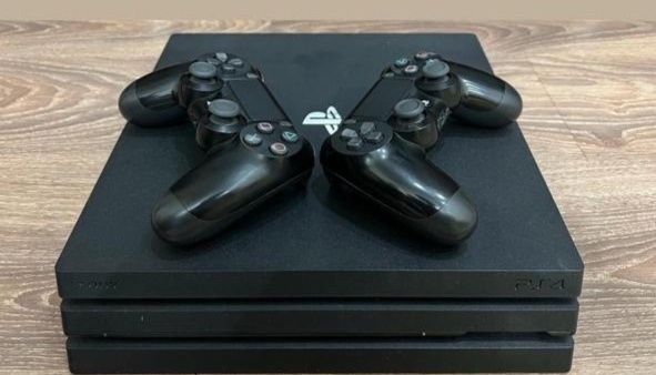 Продам PlayStation 4 Pro